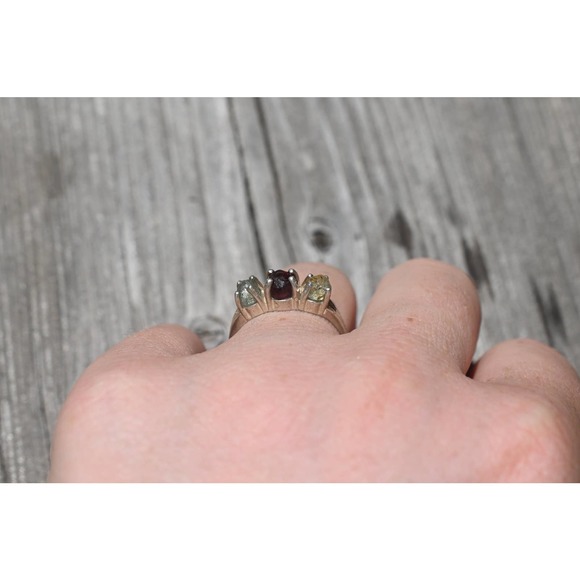 Montana sapphire ring, Alaskan Garnet, alternative engagement size 5 6 7… - Picture 3 of 7